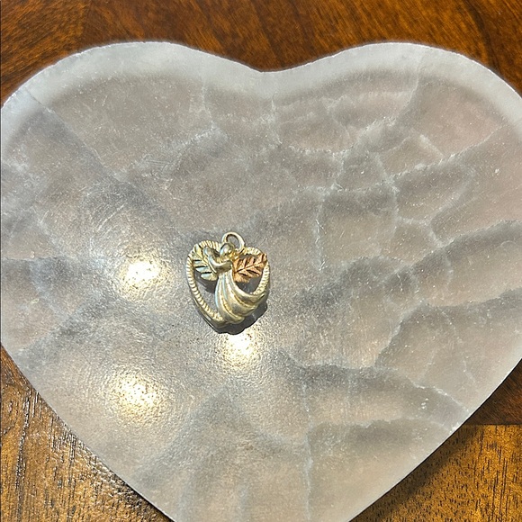 Black hills gold sterling silver angel pendant - Picture 3 of 5